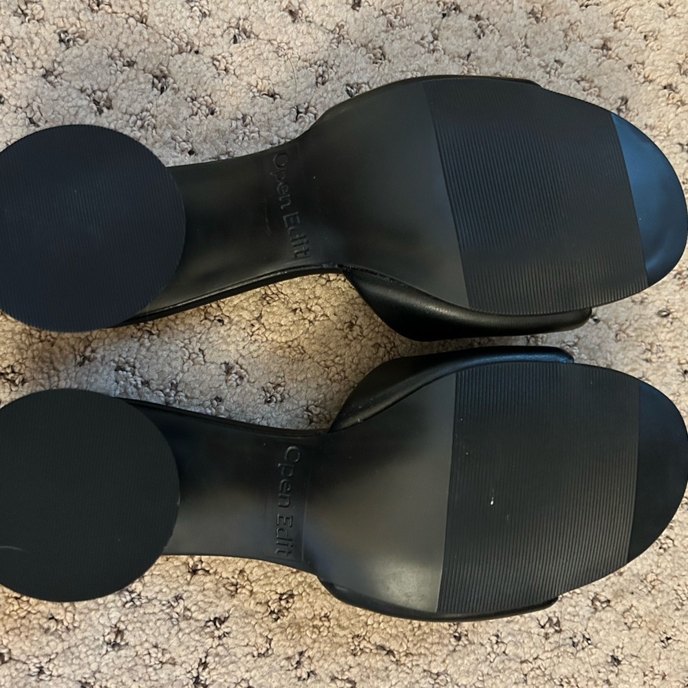 Black Women's Slide Sandals - Picture 4 of 4